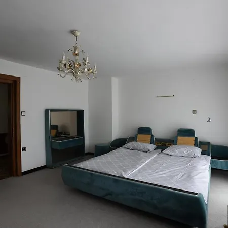 Lakeview Apartament *